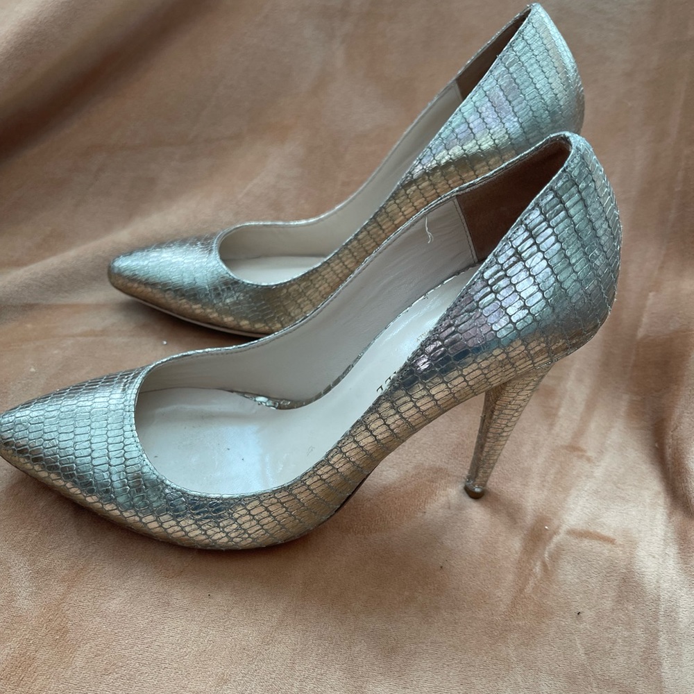 Loeffler Randall Gold Snakeskin pump